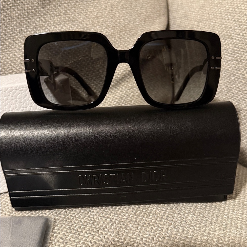 Dior Signature Square Authentic Oversize Black Sunglasses Full inclusion - Picture 3 of 15